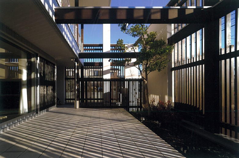 三宅建築設計事務所 羽田邸 山梨県 木造 2階建