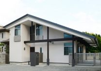 三宅建築設計事務所 手塚邸 山梨県 木造 2階建