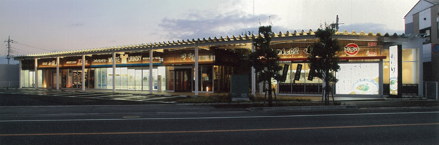 三宅建築設計事務所 DAIMARU竜王テナント棟 山梨県 鉄骨造 平屋建