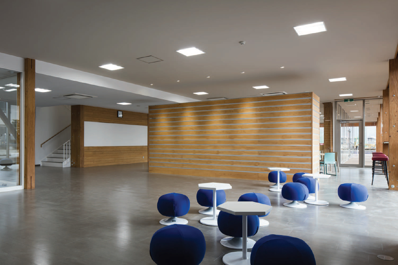 三宅建築設計事務所 健康科学大学看護学部 1号館・講義棟 山梨県 木造 2階建