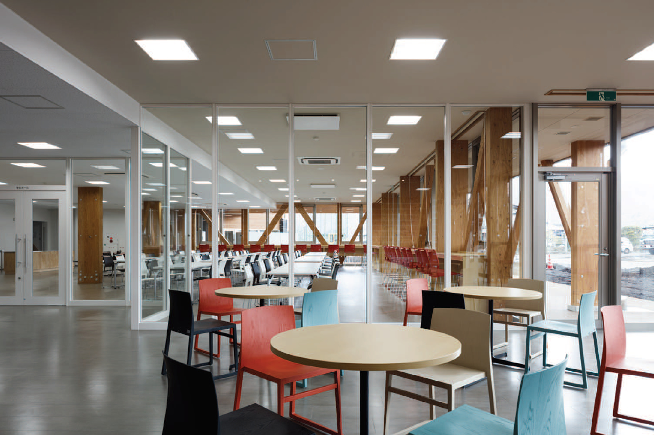 三宅建築設計事務所 健康科学大学看護学部 1号館・講義棟 山梨県 木造 2階建