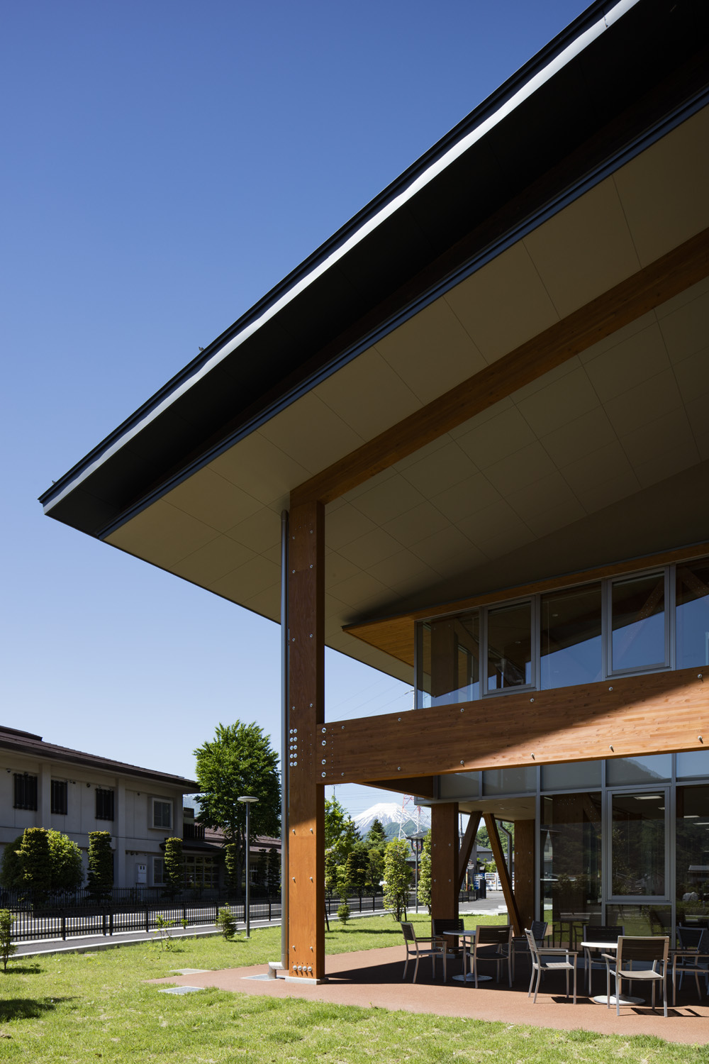 三宅建築設計事務所 健康科学大学看護学部 1号館・講義棟 山梨県 木造 2階建