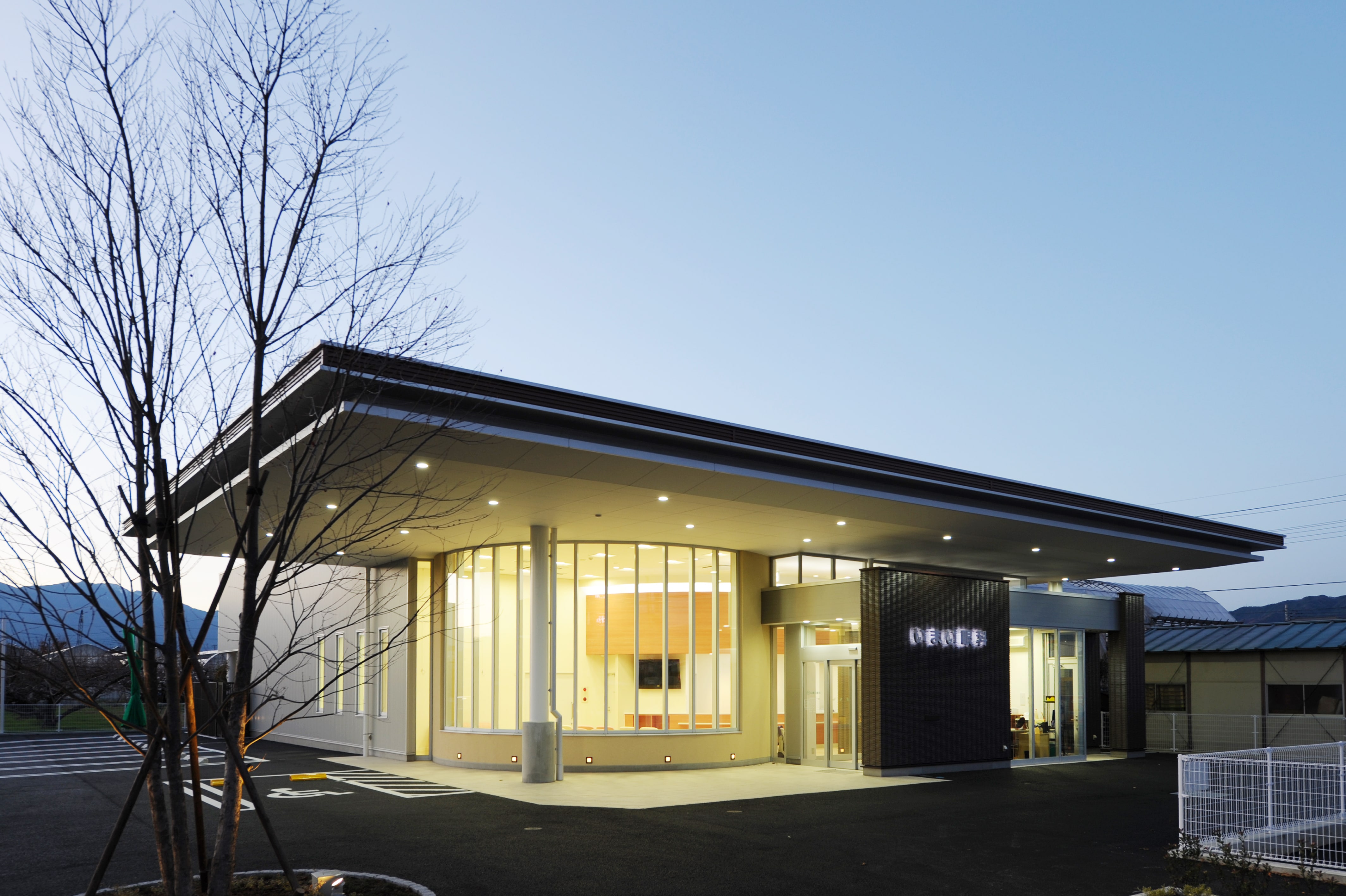 三宅建築設計事務所 いまい眼科 山梨県 鉄骨造 平屋建