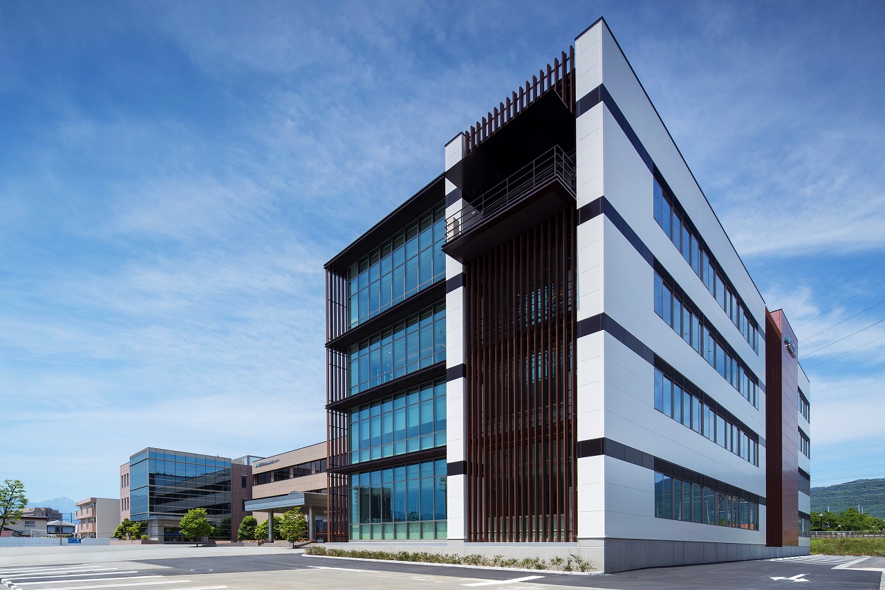 三宅建築設計事務所 山梨県厚生連健康管理センター 山梨県 鉄骨造 4階建