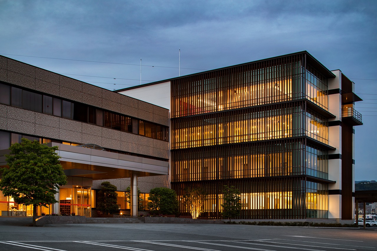 三宅建築設計事務所 山梨県厚生連健康管理センター 山梨県 鉄骨造 4階建