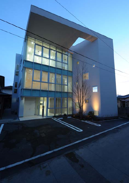 三宅建築設計事務所 アスフィール社屋ビル 山梨県 鉄骨造 3階建