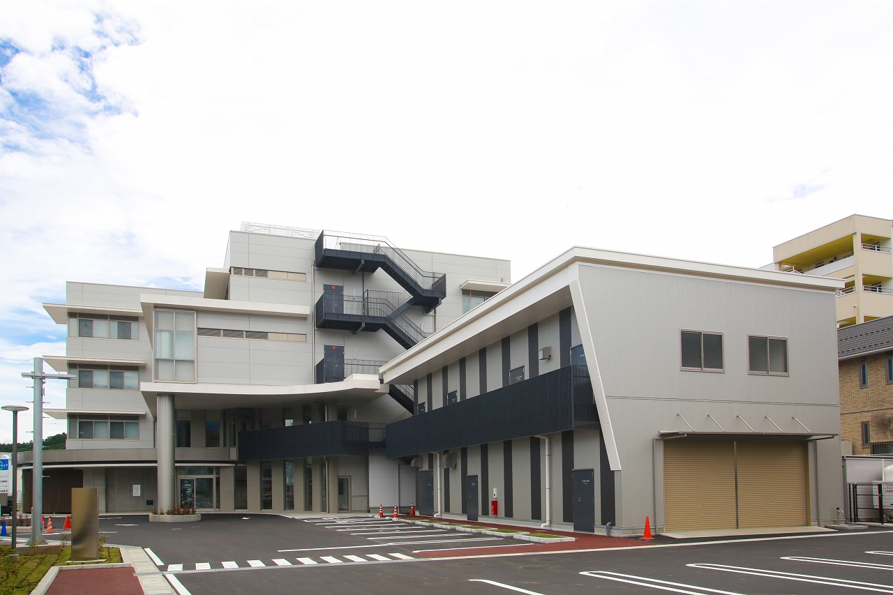 三宅建築設計事務所 南都留合同庁舎 山梨県 鉄骨造 4階建